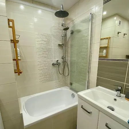 Boulevard Apartment *